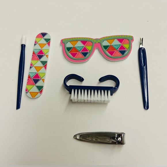 New Sassy + Chic Purple Nail Grooming Kit 6 Pieces Home or Travel Great Gift - Picture 15 of 16